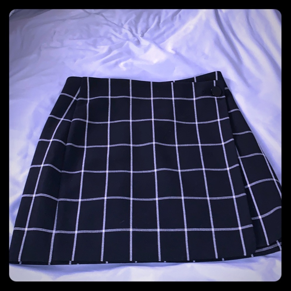 Black pleated mini pencil skirt